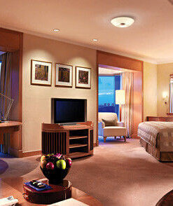 high_end_oak_wood_hotel_style_bedroom_furniture_with_mirror_custom_3